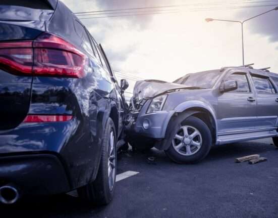 ماذا تفعل عندما تتعرض لحادث سيارة؟ تصرف بشكل صحيح.