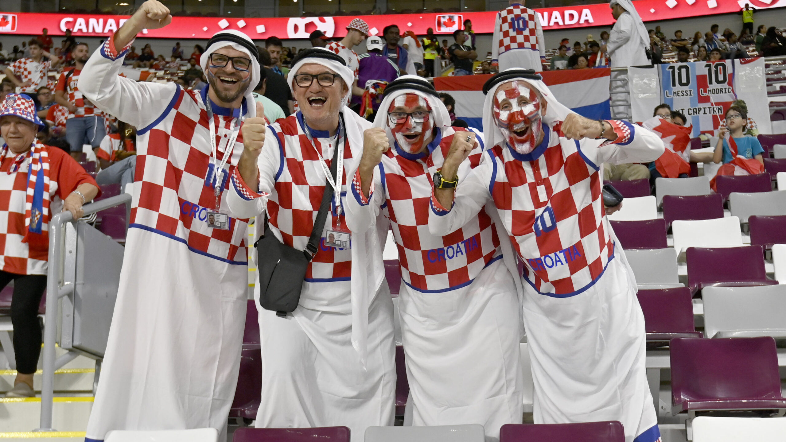 لقطة من جماهير المنتخب الكرواتي خلال لقاء كندا بكأس العالم قطر 2022.