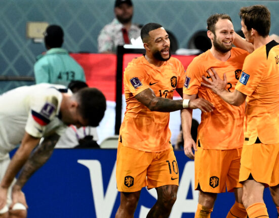 هولندا تهزم أمريكا (3-1) لتصعد لربع نهائى كأس العالم قطر 2022.