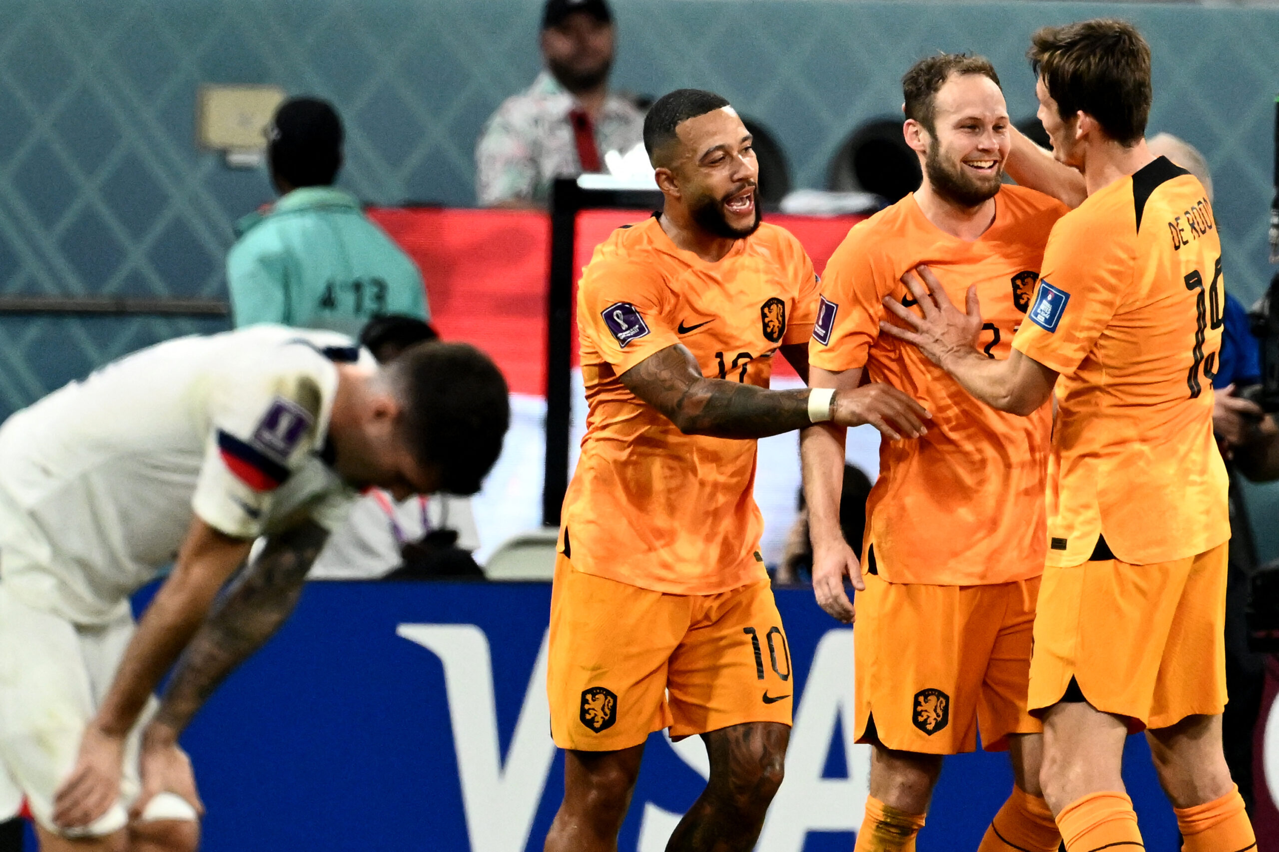 هولندا تهزم أمريكا (3-1) لتصعد لربع نهائى كأس العالم قطر 2022.