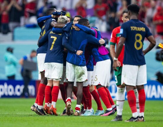 المنتخب الفرنسي يبلغ نهائي كأس العالم بعد فوزه على المغرب (2-0).